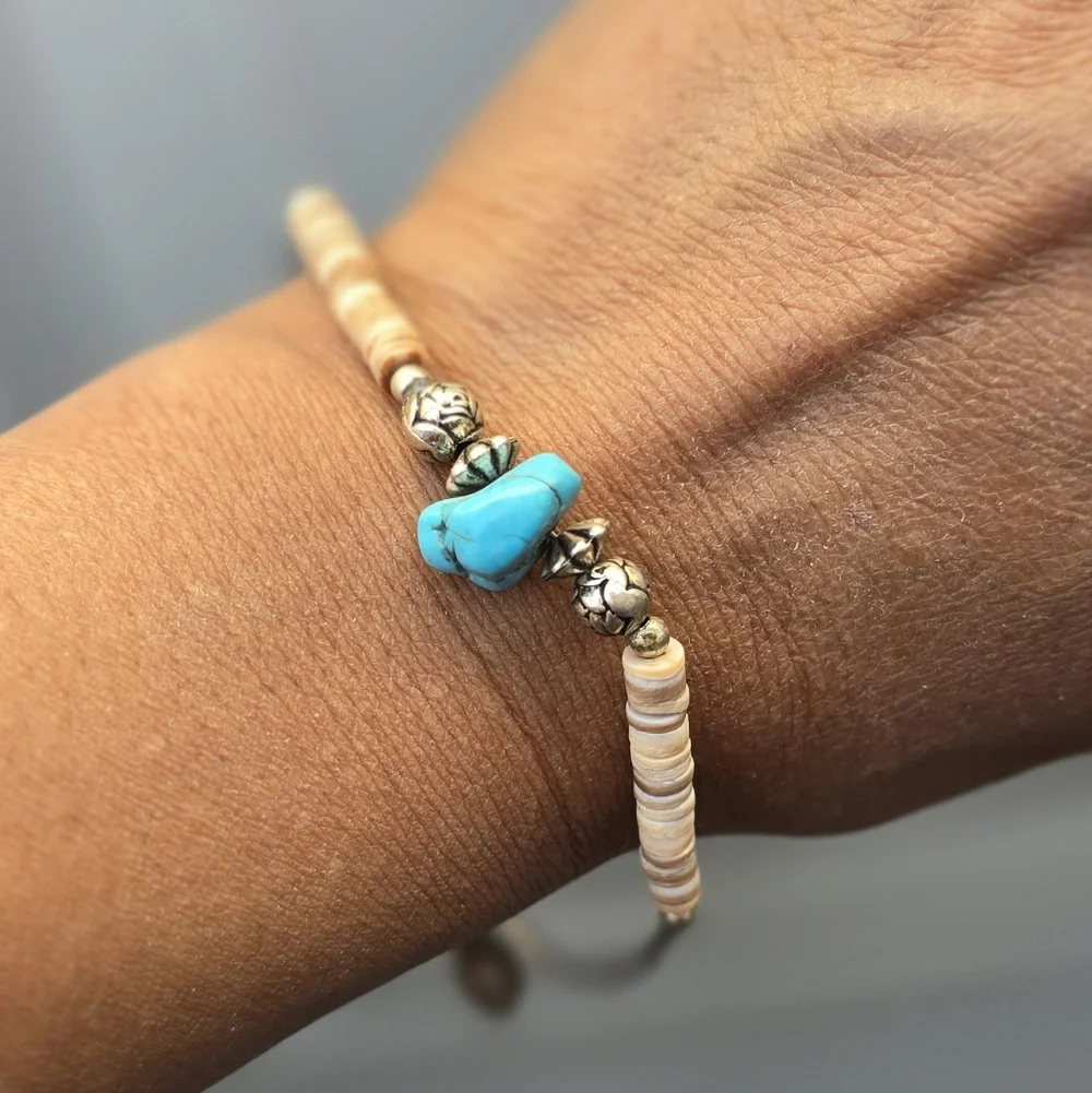 Vintage Native American style heishi chunky howlite turquoise shells bracelet